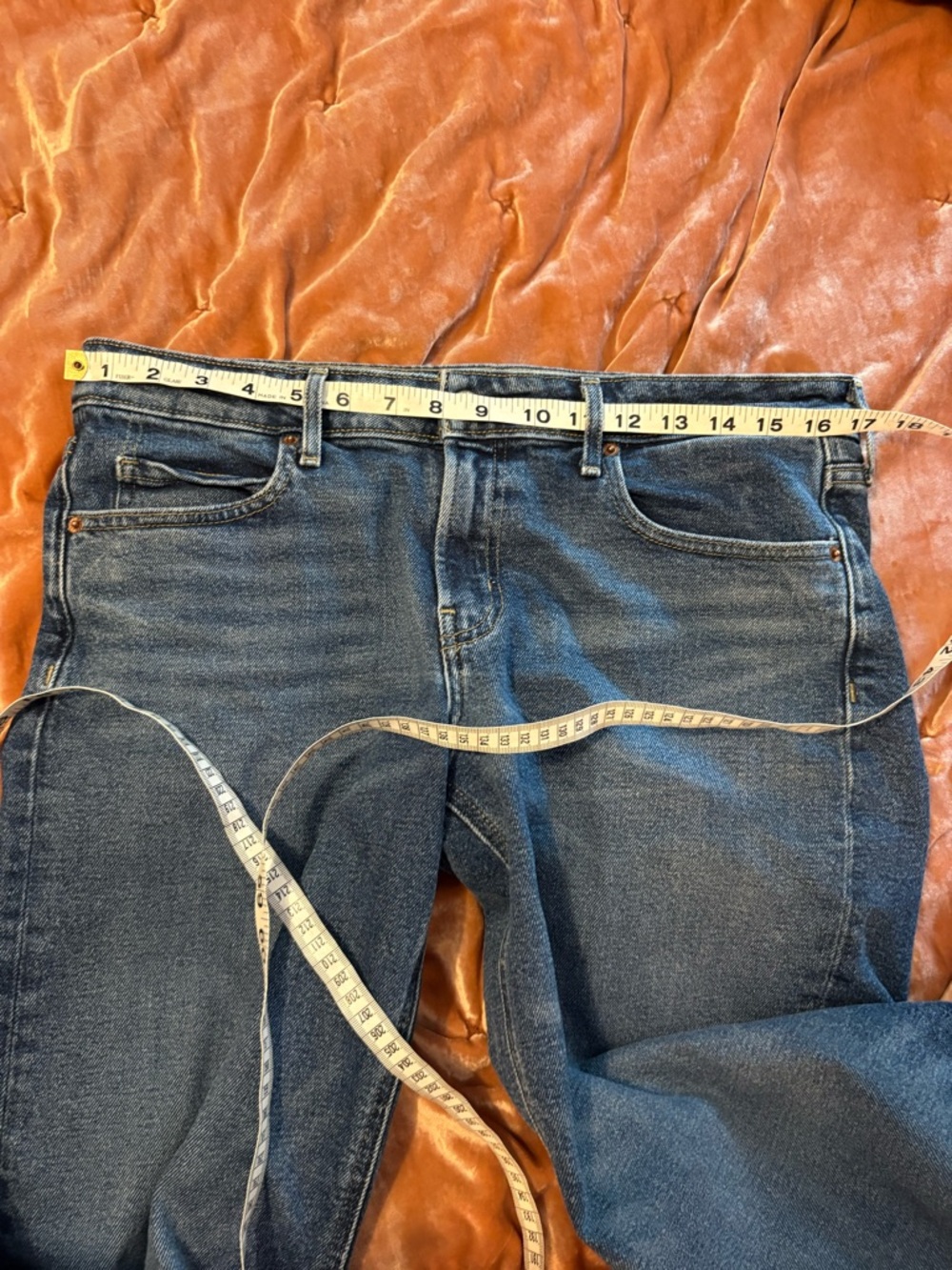 Old Navy Women's Wide-Leg Jeans in Medium Blue Wash - Picture 6 of 7